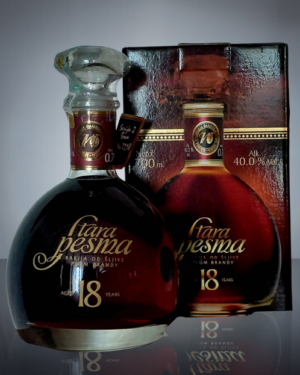 Stara pesma šljiva 18 godina, 700 ml